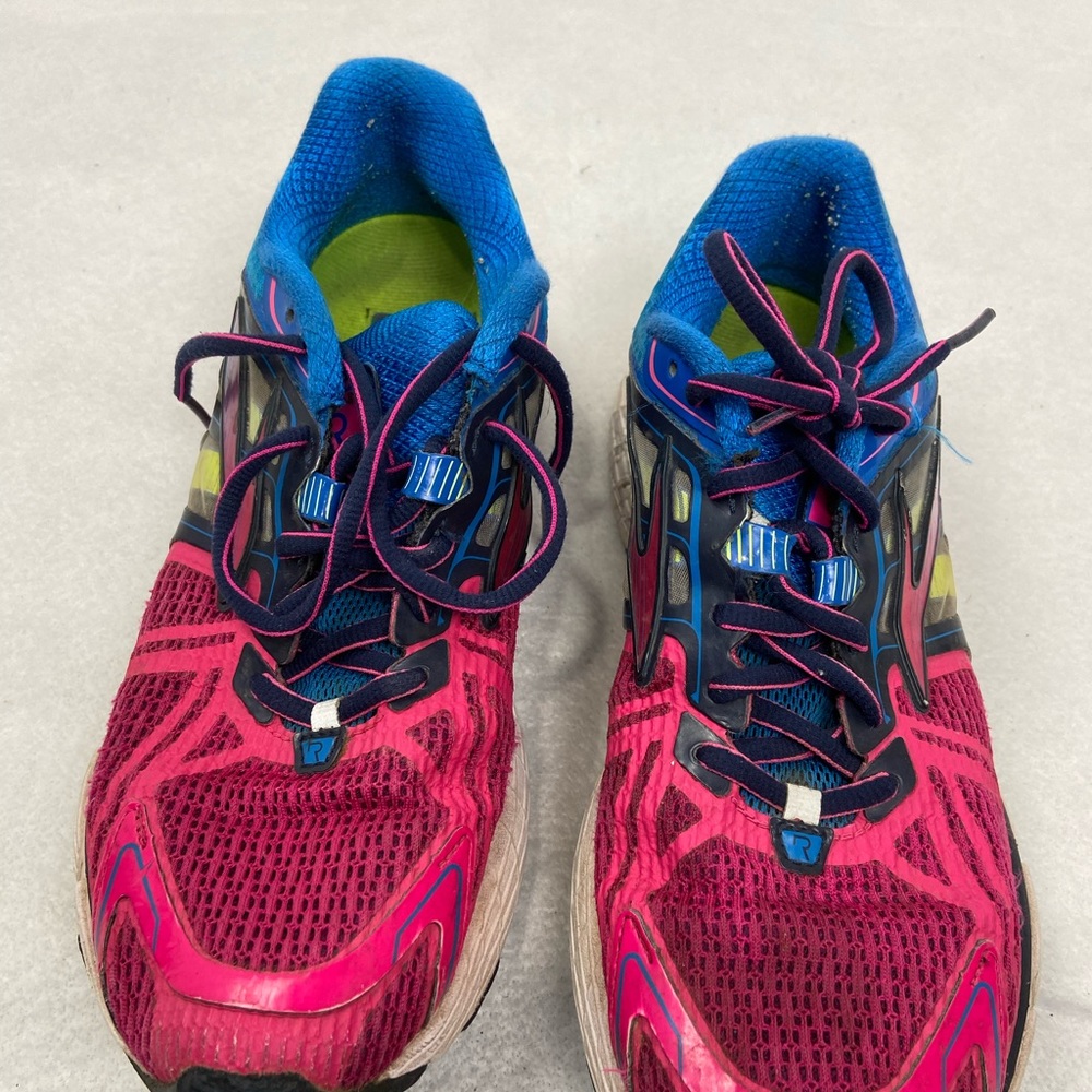 Brooks woman’s running shoe size 8